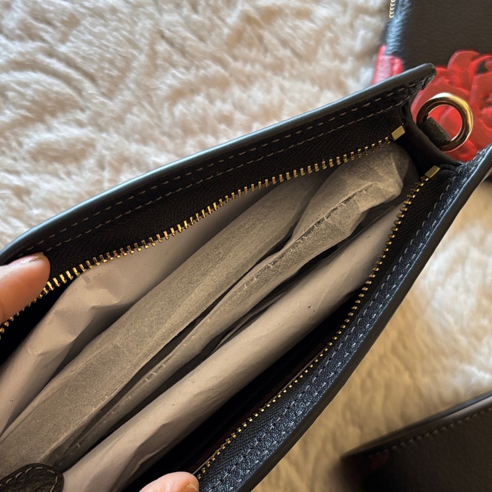 Coach Red Rose/Black Wallet Trio - Picture 4 of 5